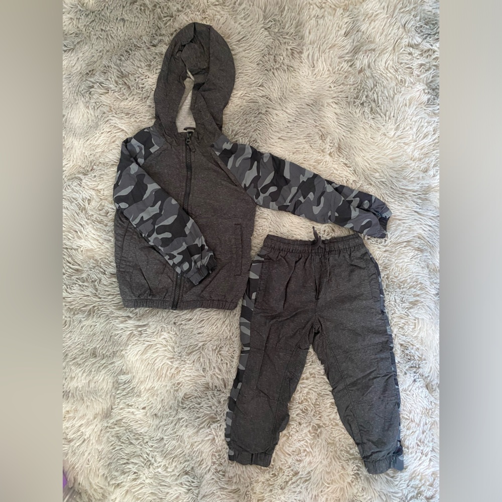 OshKosh B’gosh Toddler Boy Set (3T)